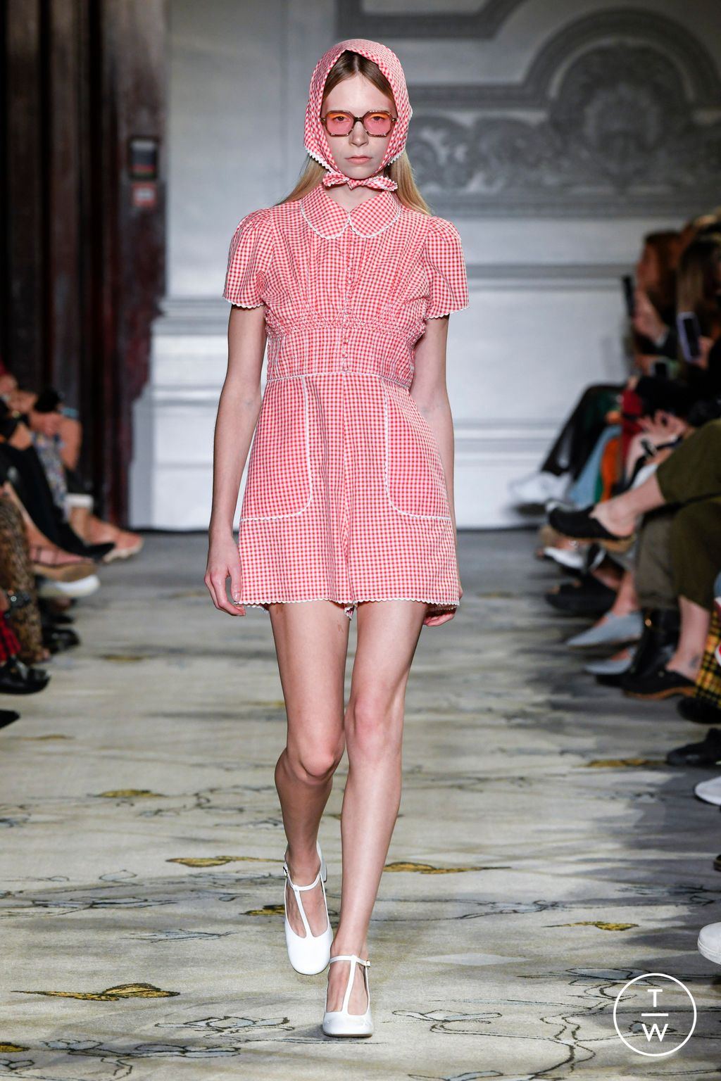 Fashion Week London Spring/Summer 2023 look 37 from the Paul & Joe collection 女装