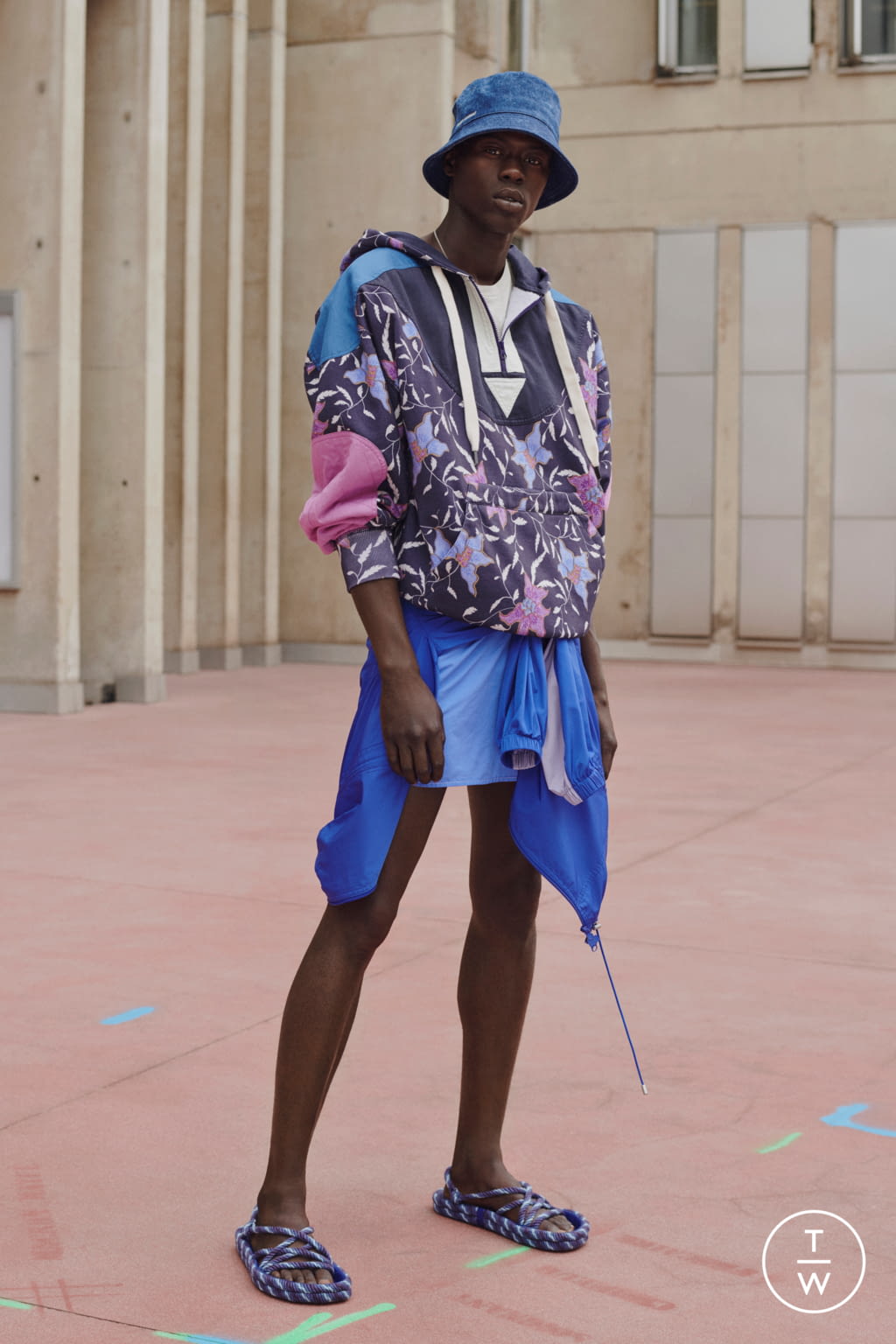 Fashion Week Paris Spring/Summer 2021 look 22 from the Isabel Marant collection menswear
