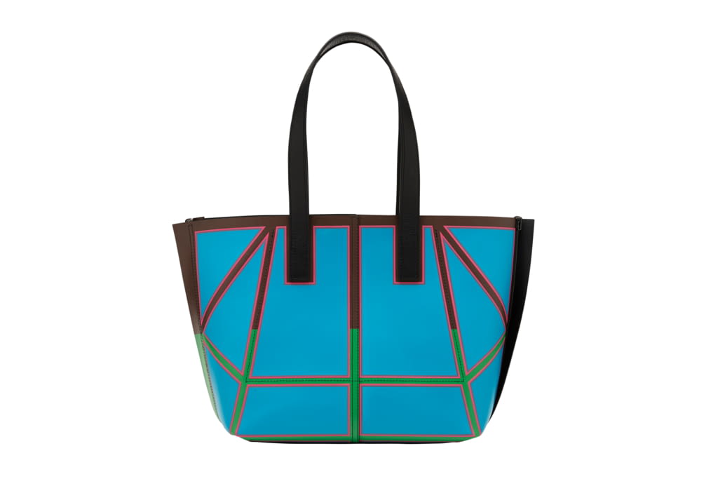 Fashion Week Paris Fall/Winter 2017 look 10 from the Issey Miyake collection womenswear accessories