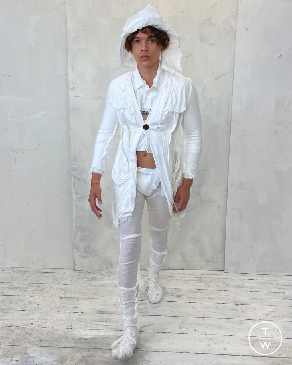 Fashion Week London Spring/Summer 2022 look 2 from the Paolo Carzana collection menswear