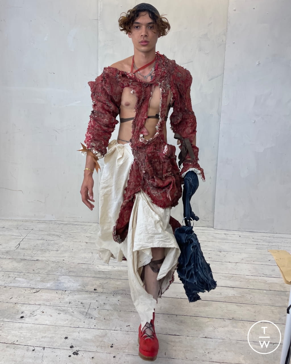 Fashion Week London Spring/Summer 2022 look 8 from the Paolo Carzana collection menswear