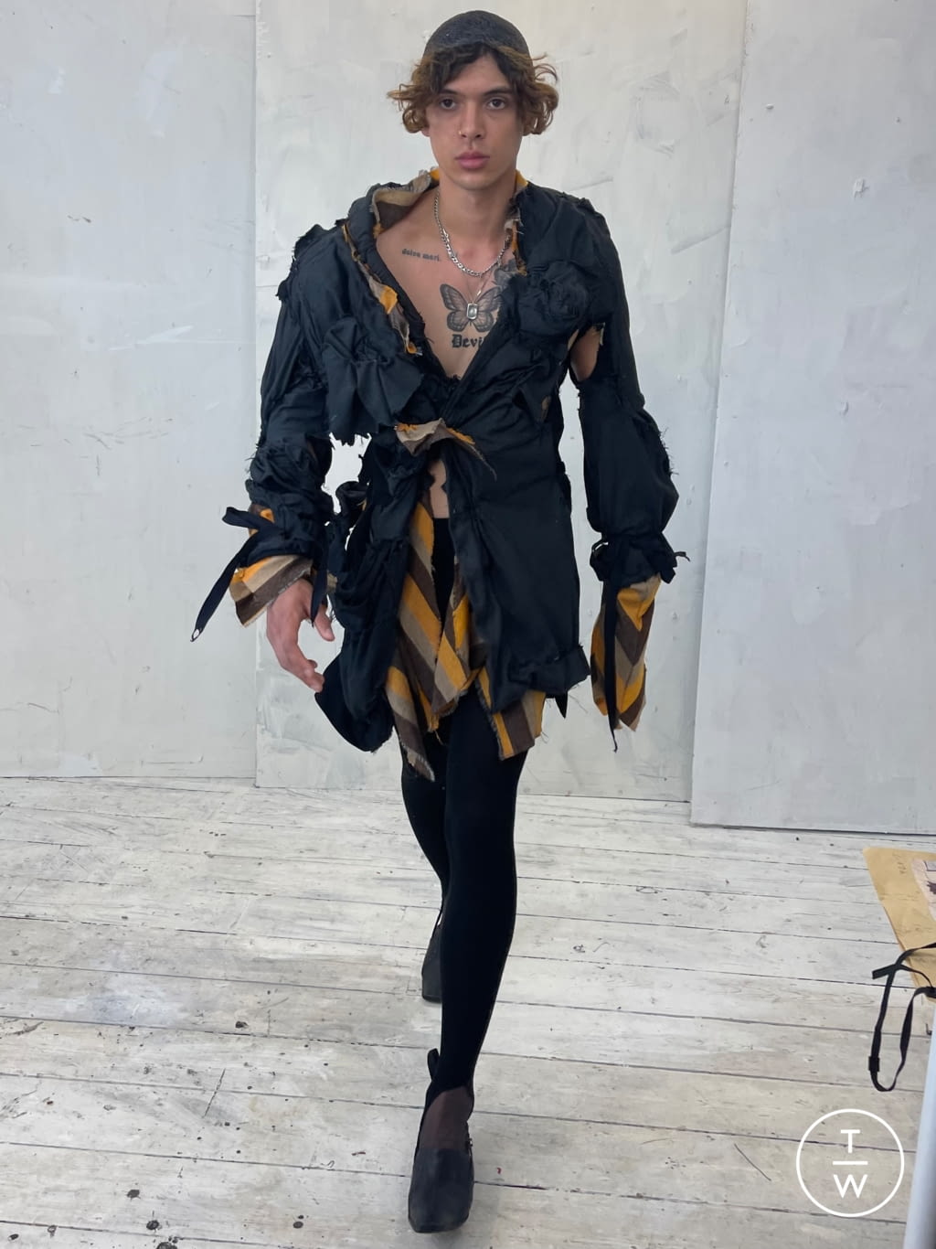 Fashion Week London Spring/Summer 2022 look 11 de la collection Paolo Carzana menswear