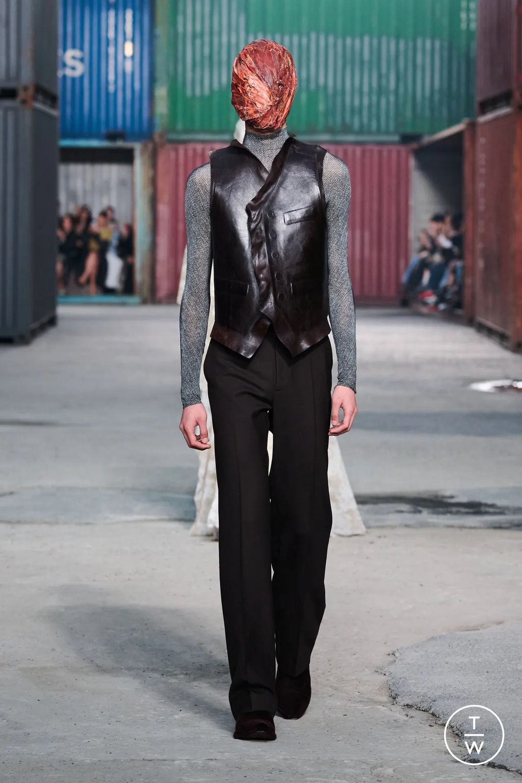Fashion Week Paris Fall/Winter 2026 look 41 from the Maison Margiela collection womenswear