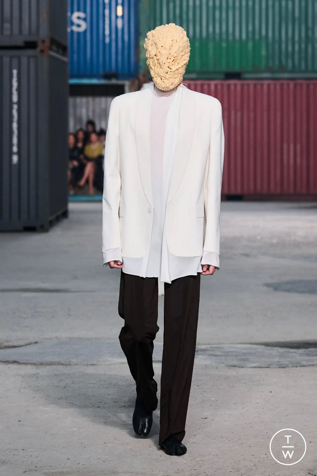 Fashion Week Paris Fall/Winter 2026 look 6 from the Maison Margiela collection womenswear