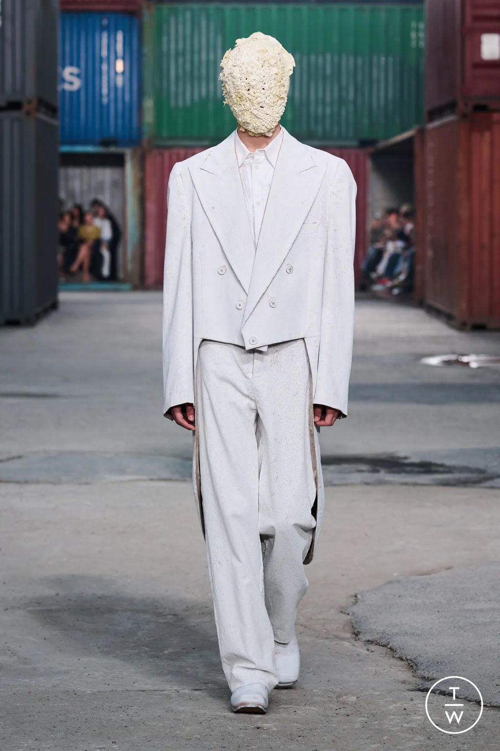 Fashion Week Paris Fall/Winter 2026 look 14 from the Maison Margiela collection womenswear