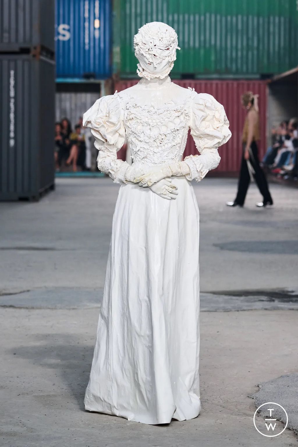 Fashion Week Paris Fall/Winter 2026 look 20 from the Maison Margiela collection womenswear