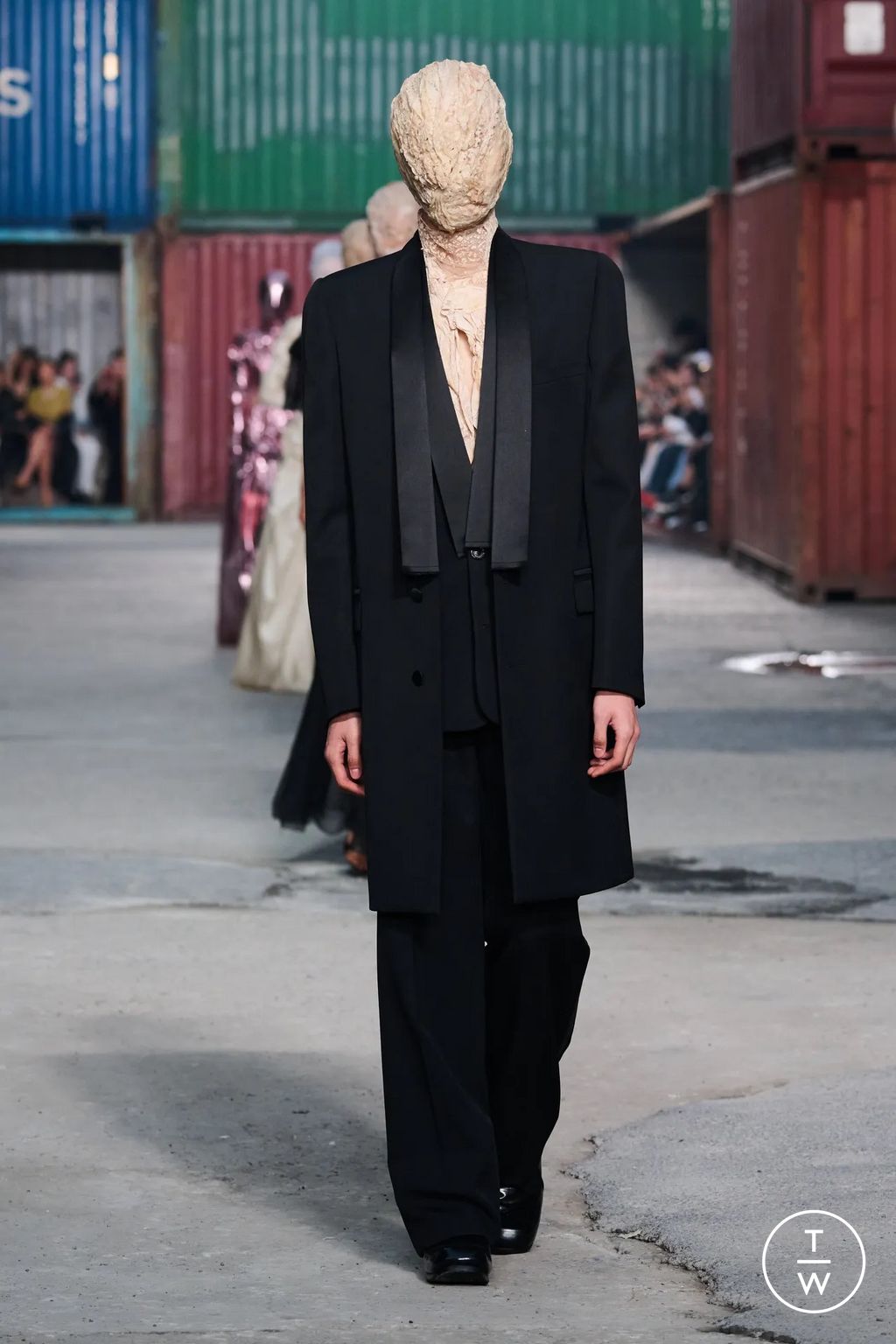 Fashion Week Paris Fall/Winter 2026 look 26 from the Maison Margiela collection womenswear