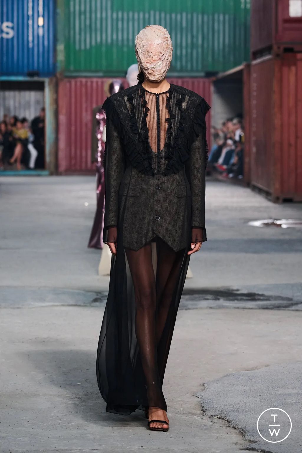 Fashion Week Paris Fall/Winter 2026 look 27 from the Maison Margiela collection womenswear