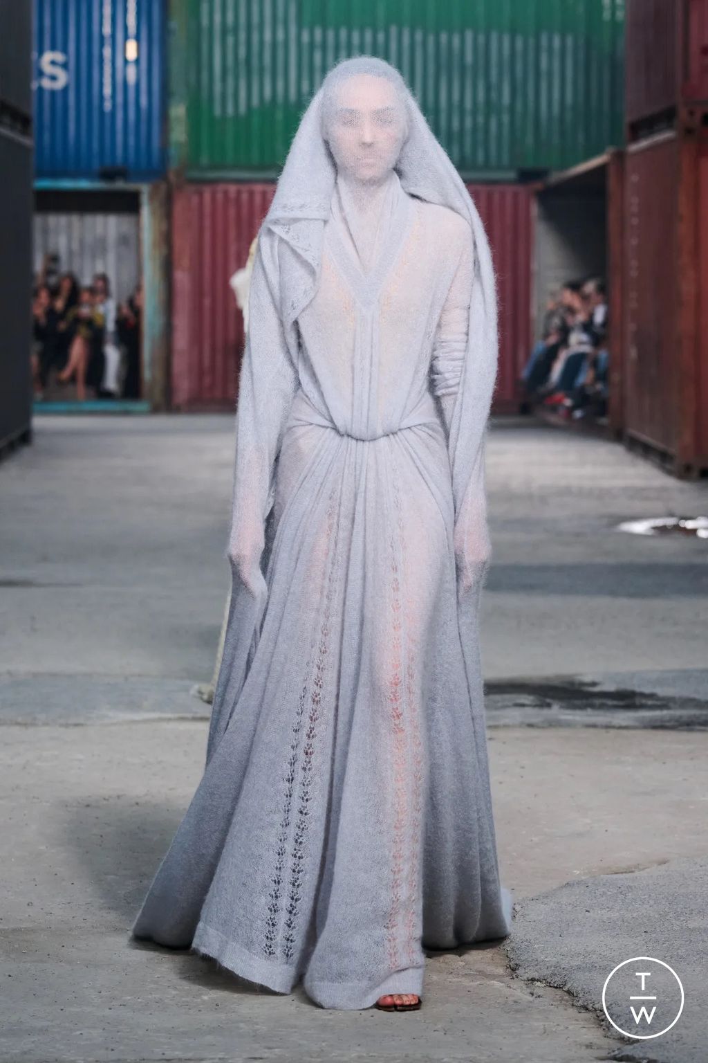 Fashion Week Paris Fall/Winter 2026 look 34 from the Maison Margiela collection womenswear