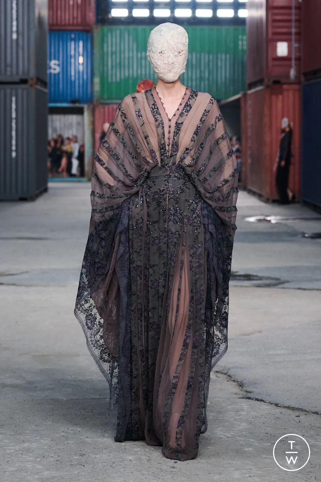 Fashion Week Paris Fall/Winter 2026 look 40 from the Maison Margiela collection womenswear