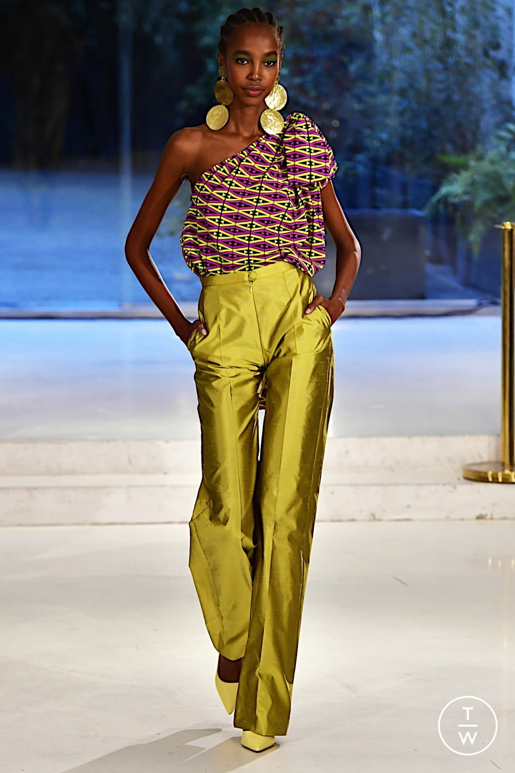 Fashion Week Paris Spring/Summer 2022 look 5 from the Imane Ayissi collection 高级定制
