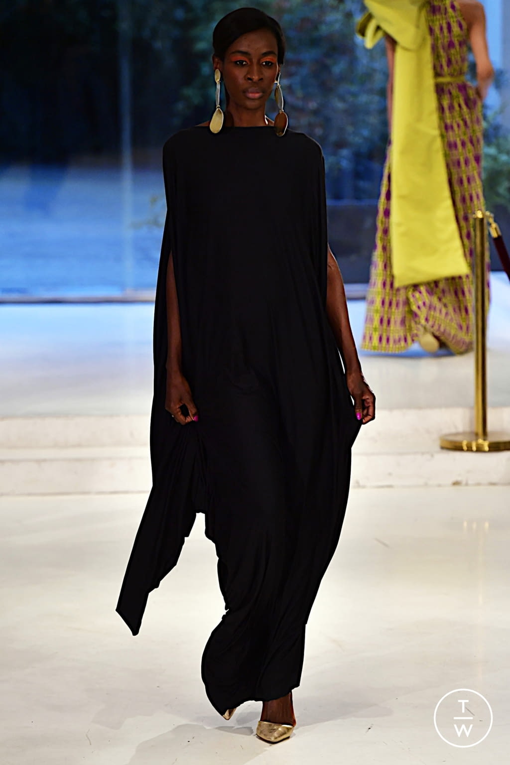 Fashion Week Paris Spring/Summer 2022 look 7 from the Imane Ayissi collection 高级定制