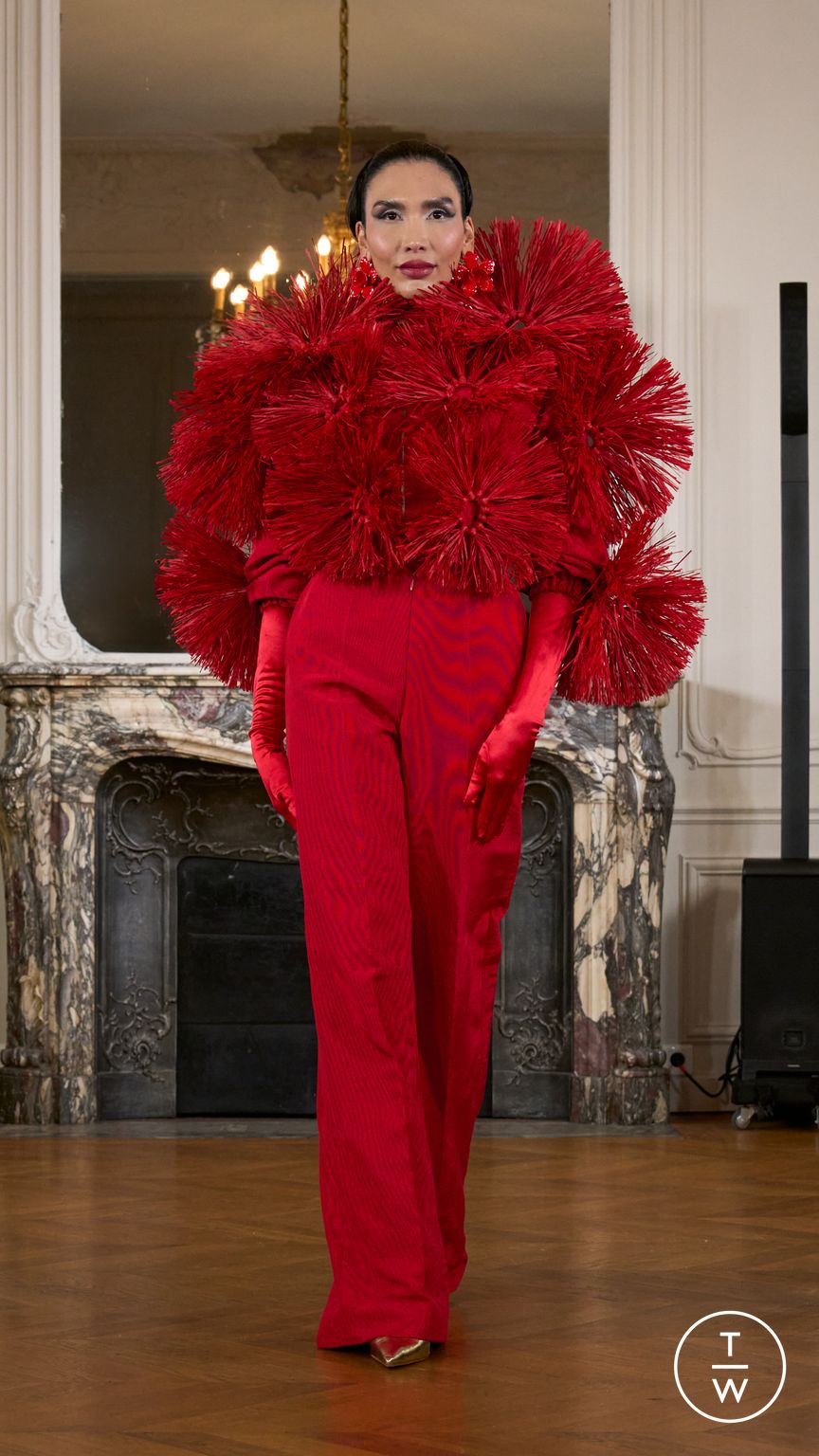 Fashion Week Paris Fall/Winter 2025 look 11 from the Imane Ayissi collection 高级定制