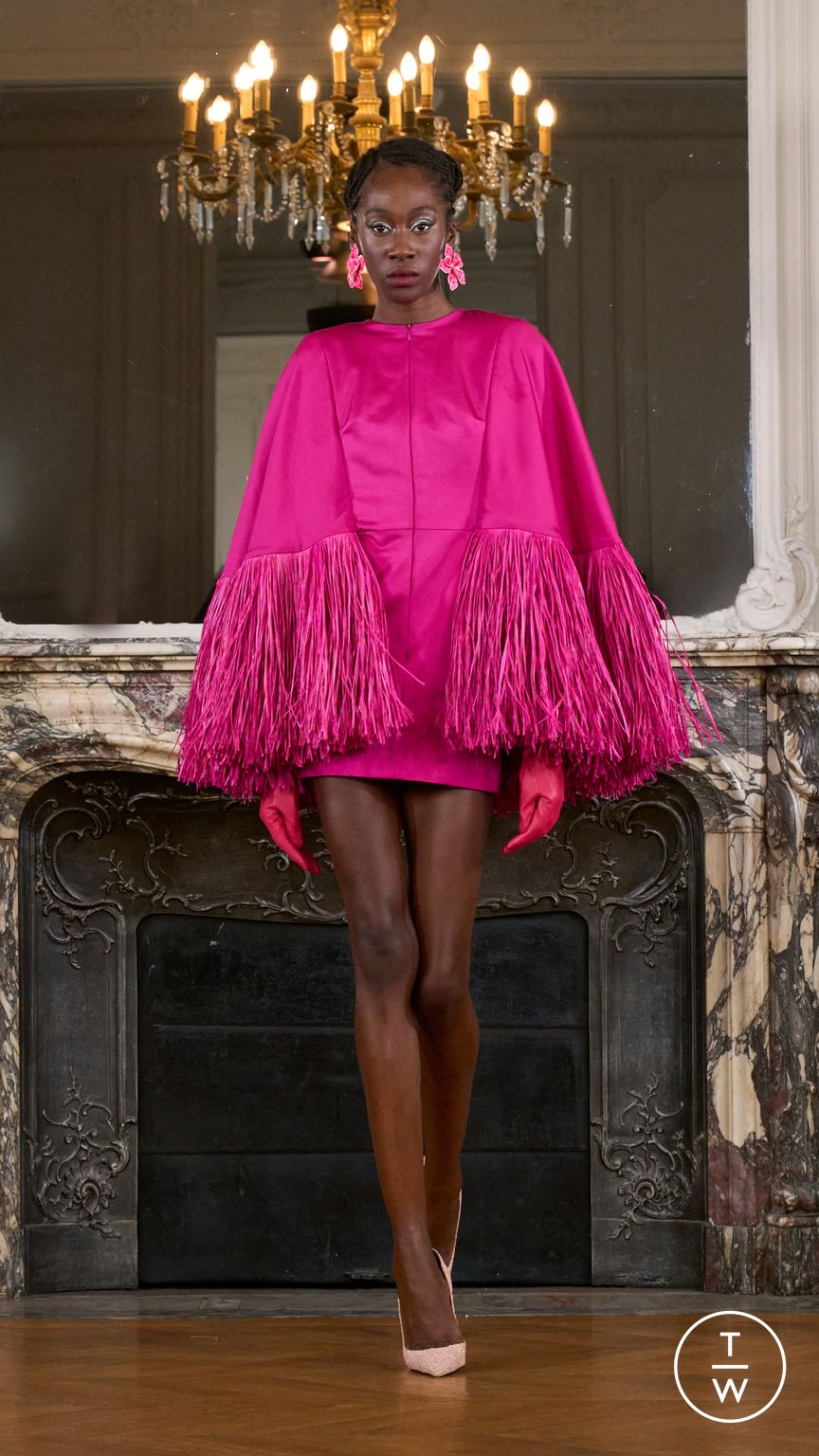 Fashion Week Paris Fall/Winter 2025 look 18 from the Imane Ayissi collection 高级定制