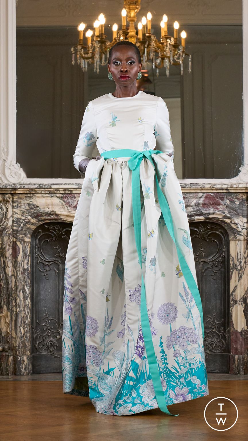 Fashion Week Paris Fall/Winter 2025 look 26 from the Imane Ayissi collection couture