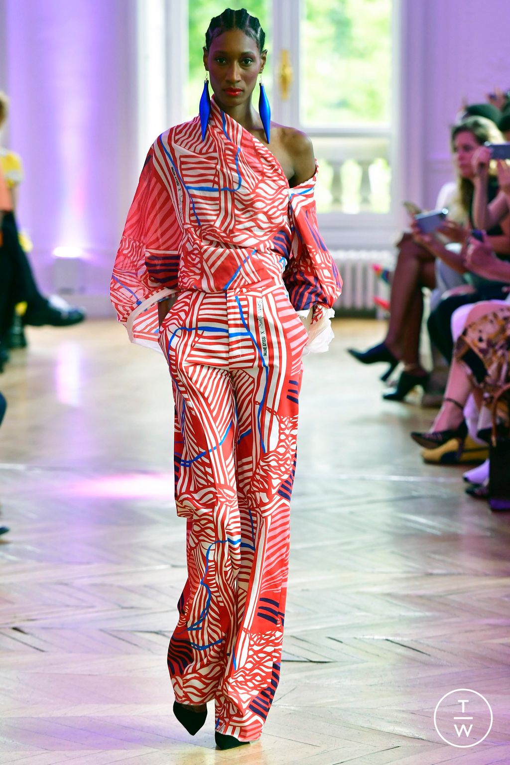 Fashion Week Paris Fall/Winter 2022 look 9 de la collection Imane Ayissi couture