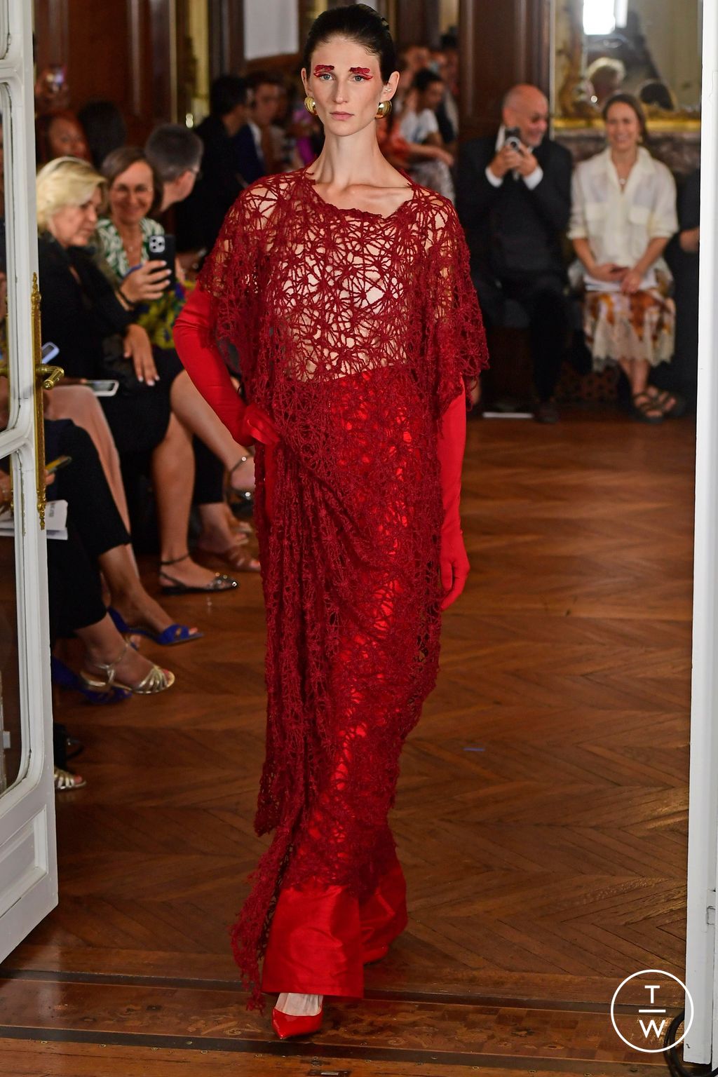 Fashion Week Paris Fall/Winter 2023 look 3 de la collection Imane Ayissi couture