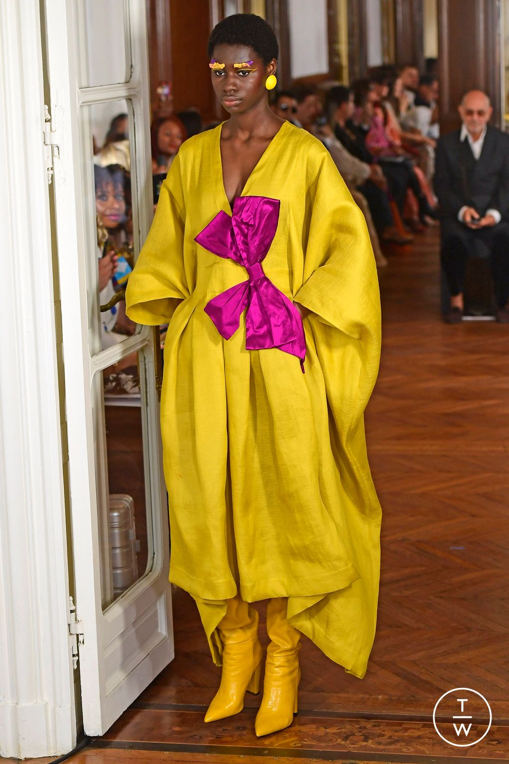 Fashion Week Paris Fall/Winter 2023 look 6 from the Imane Ayissi collection couture