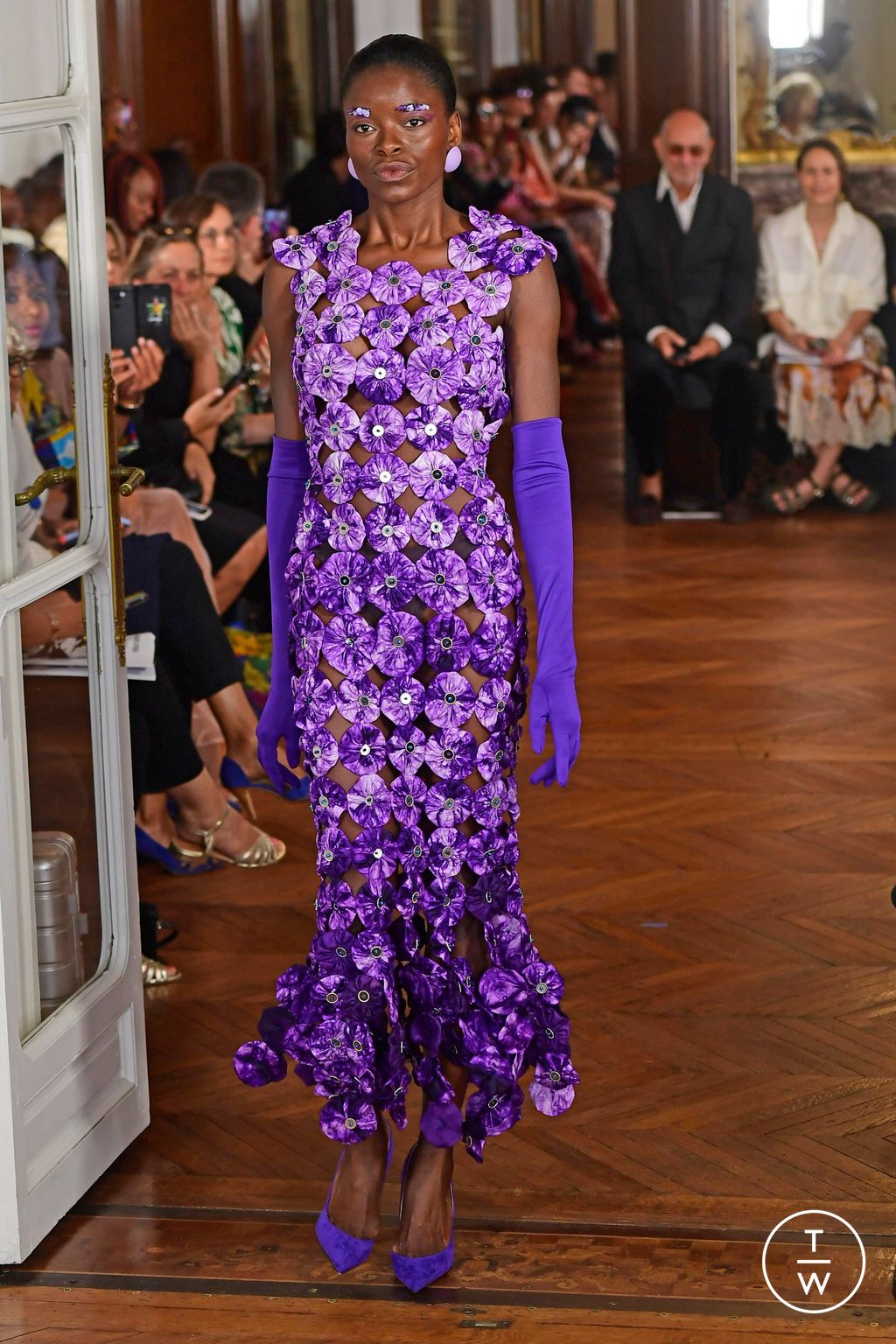 Fashion Week Paris Fall/Winter 2023 look 8 de la collection Imane Ayissi couture