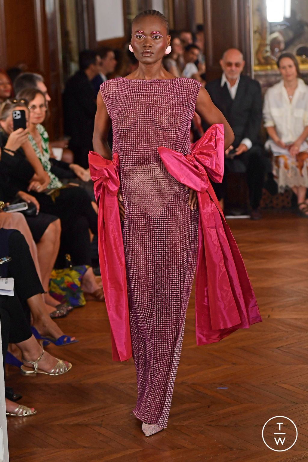 Fashion Week Paris Fall/Winter 2023 look 13 de la collection Imane Ayissi couture