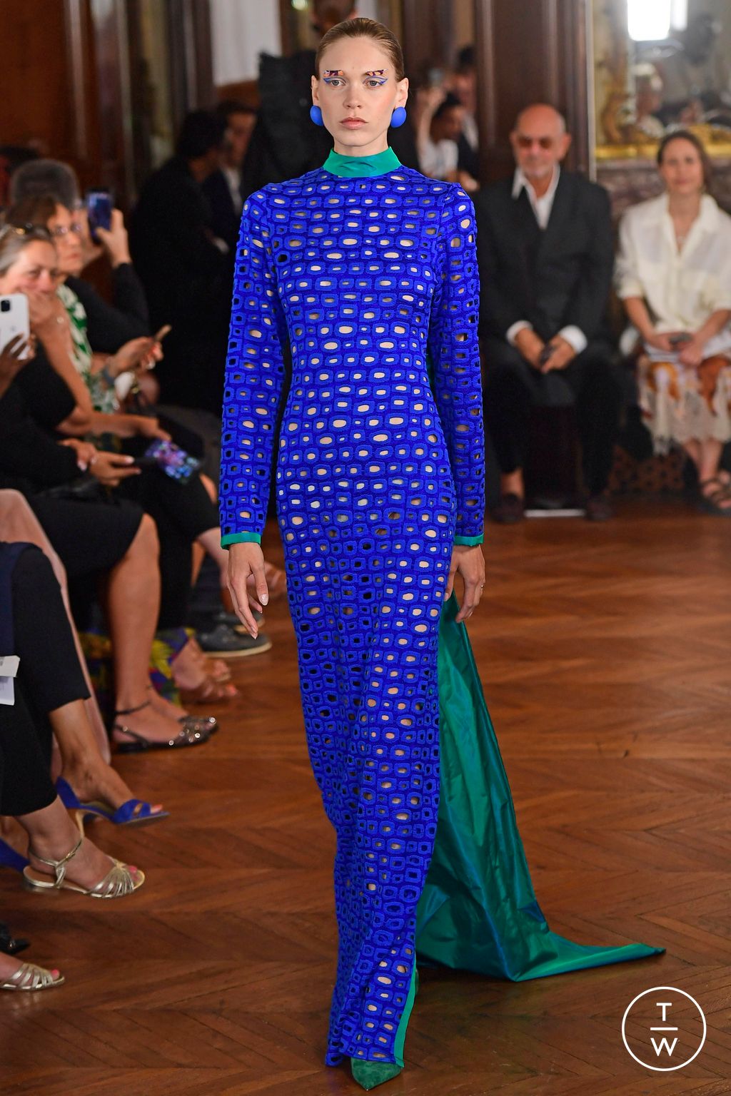 Fashion Week Paris Fall/Winter 2023 look 20 from the Imane Ayissi collection couture