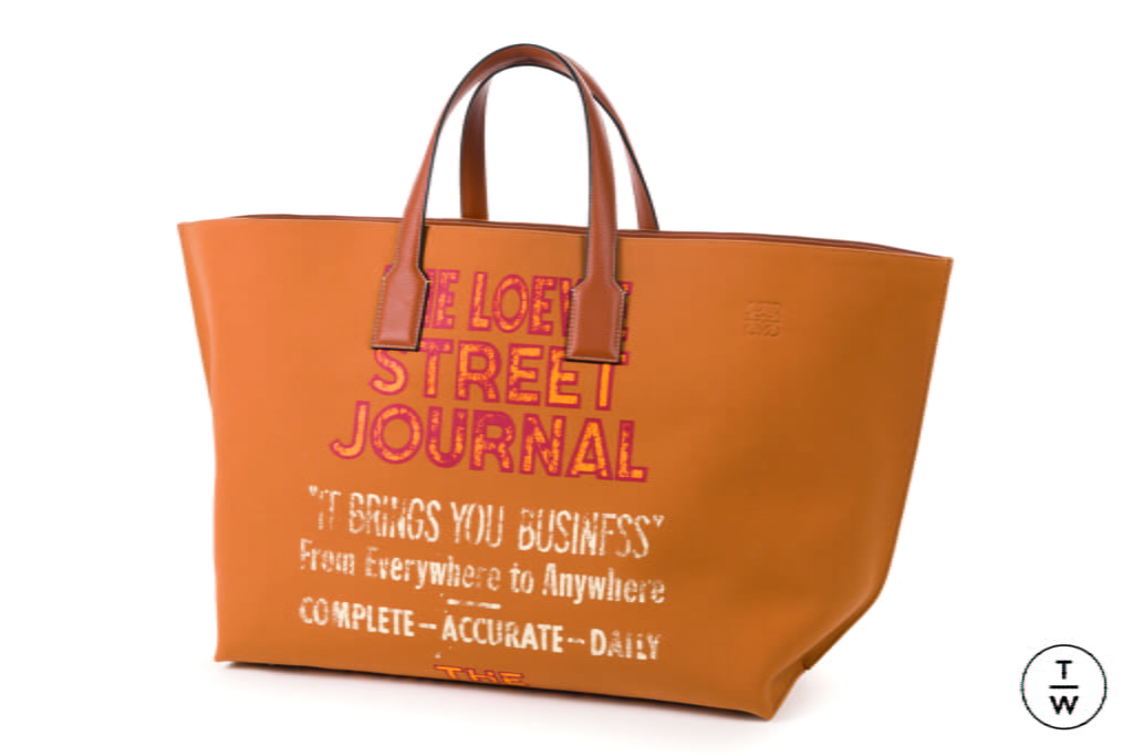 Fashion Week Paris Fall/Winter 2017 look 9 from the Loewe collection menswear accessories