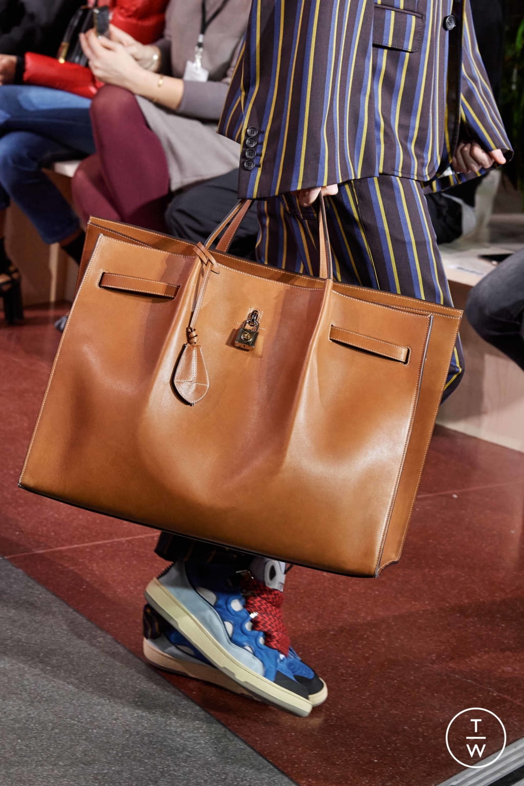Fashion Week Paris Fall/Winter 2020 look 11 from the Lanvin collection menswear accessories