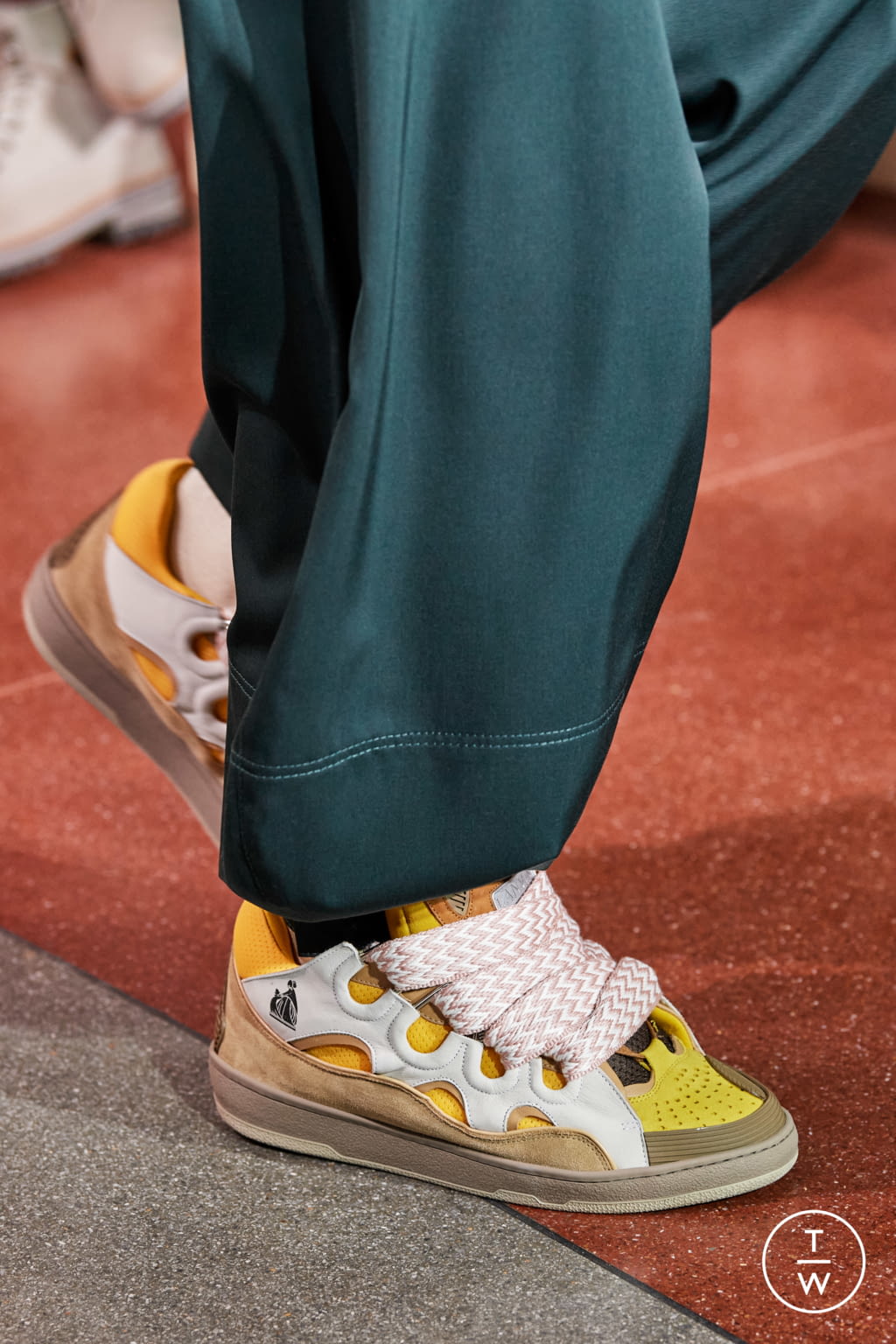Fashion Week Paris Fall/Winter 2020 look 12 from the Lanvin collection menswear accessories