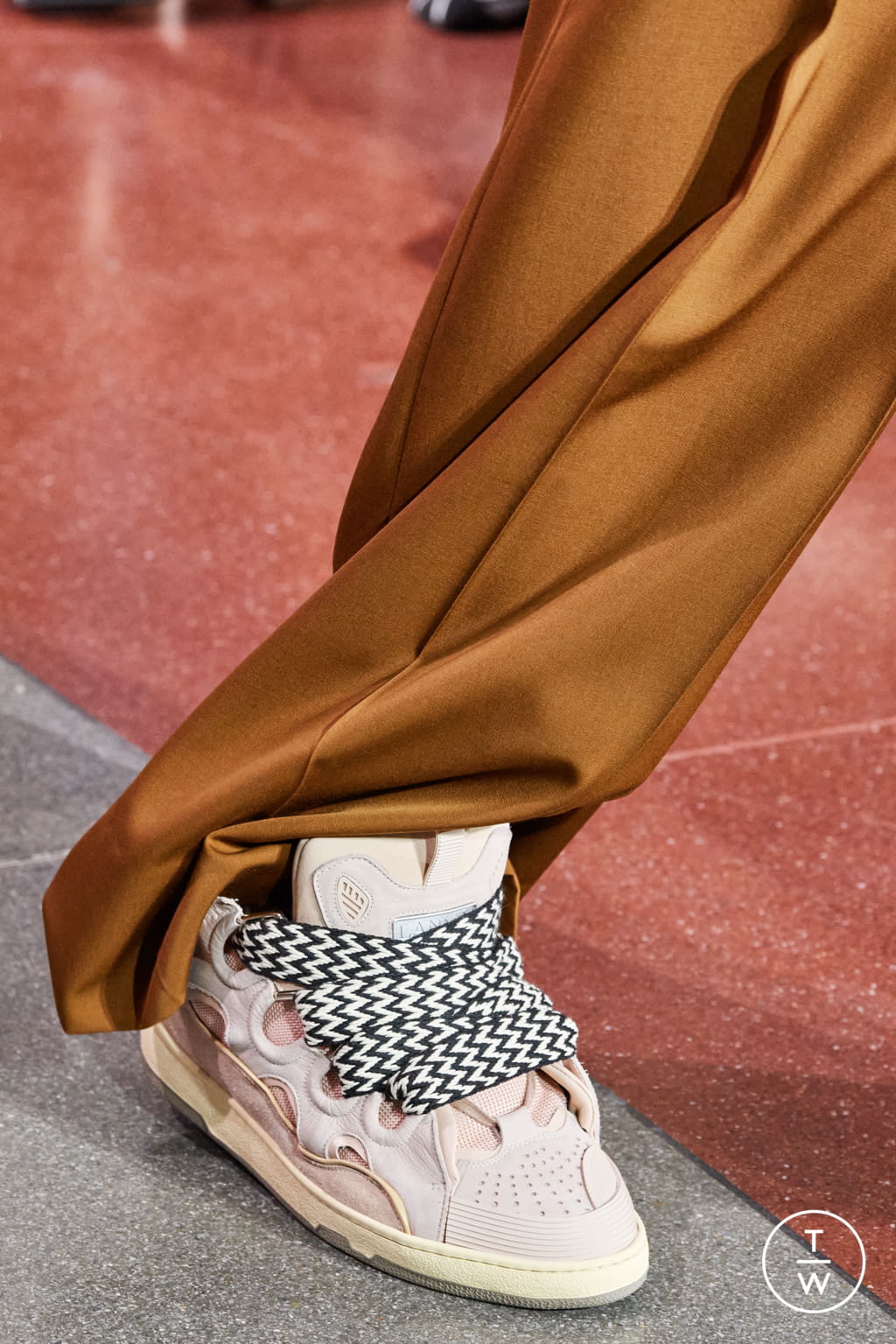 Fashion Week Paris Fall/Winter 2020 look 13 from the Lanvin collection menswear accessories