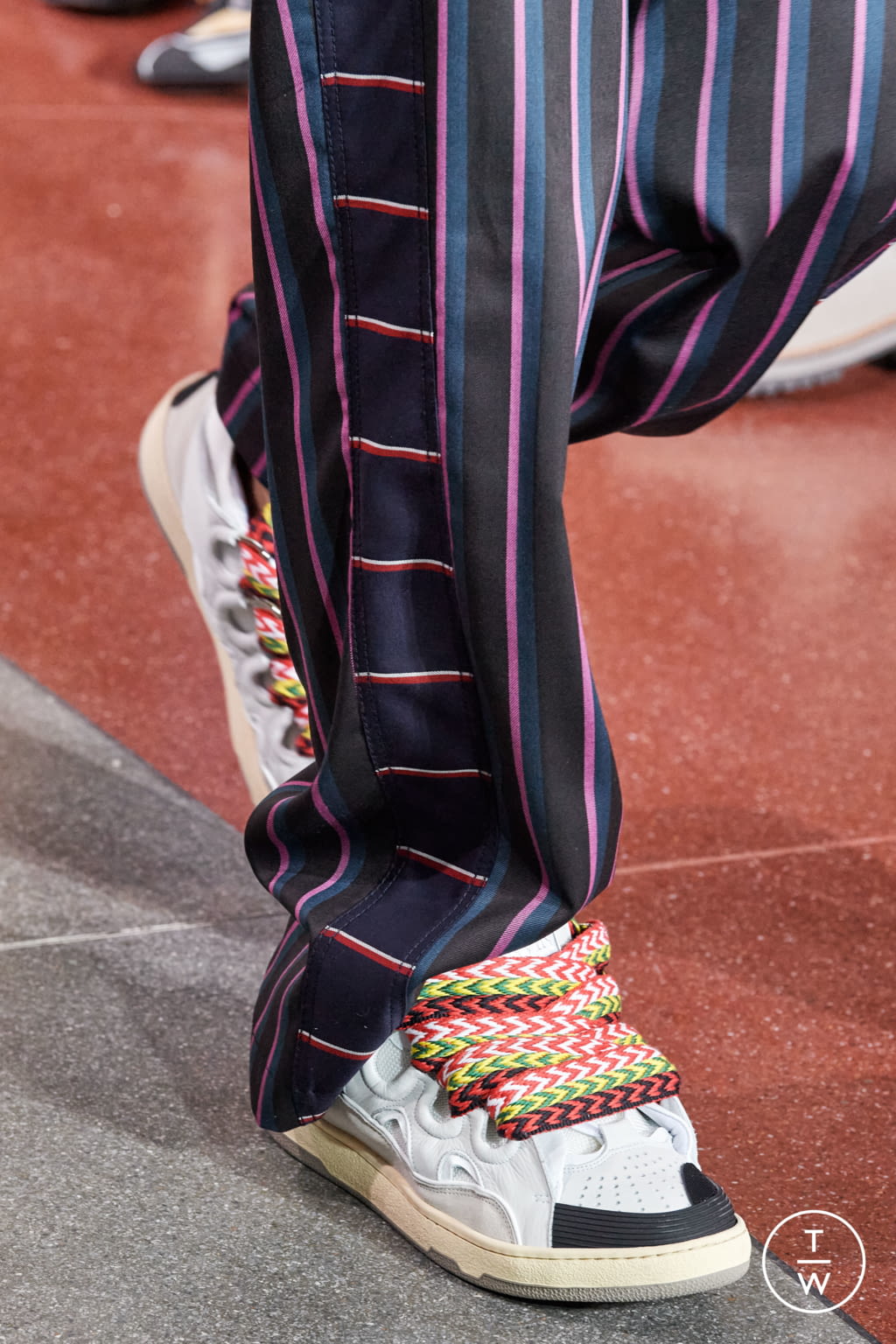 Fashion Week Paris Fall/Winter 2020 look 14 from the Lanvin collection menswear accessories
