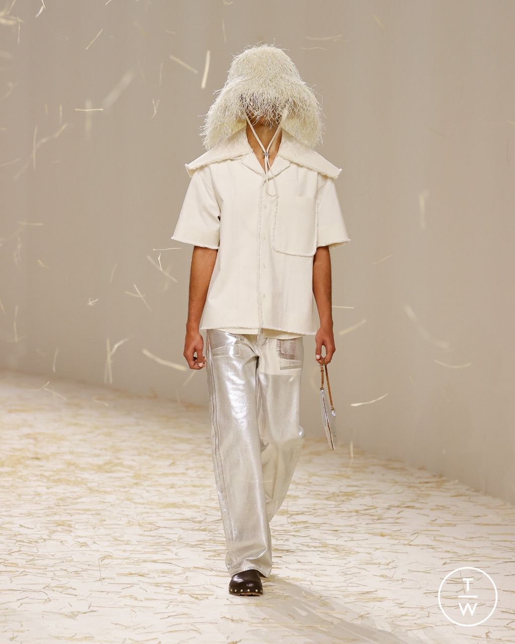 Fashion Week Paris Spring/Summer 2023 look 5 from the Jacquemus collection 女装
