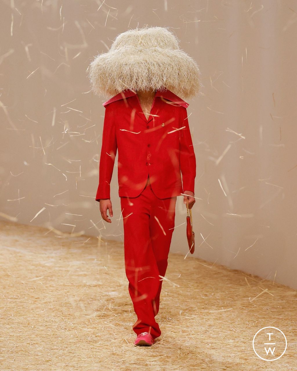 Fashion Week Paris Spring/Summer 2023 look 22 from the Jacquemus collection 女装