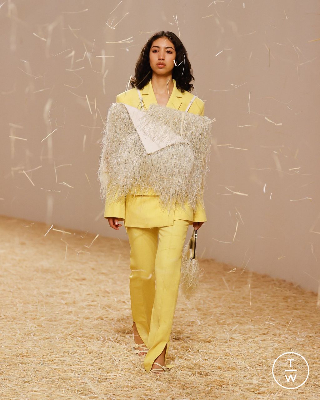 Fashion Week Paris Spring/Summer 2023 look 47 from the Jacquemus collection womenswear