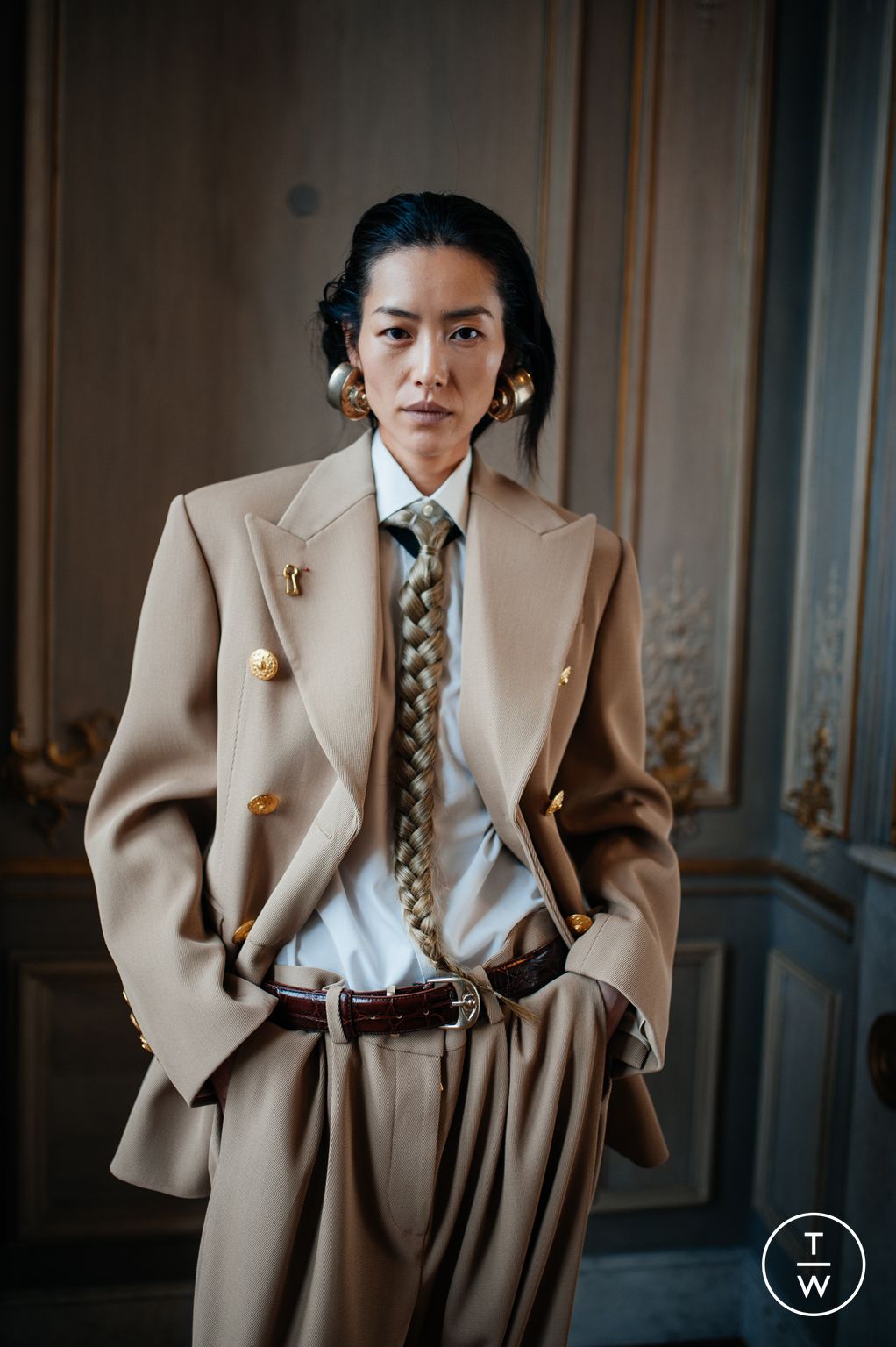Fashion Week Paris Fall/Winter 2024 look 15 de la collection Schiaparelli womenswear accessories