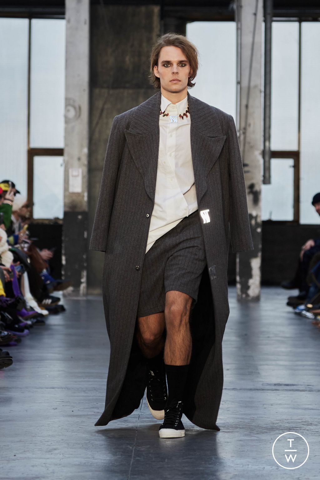 Fashion Week Paris Fall/Winter 2023 look 21 from the Gunther collection menswear