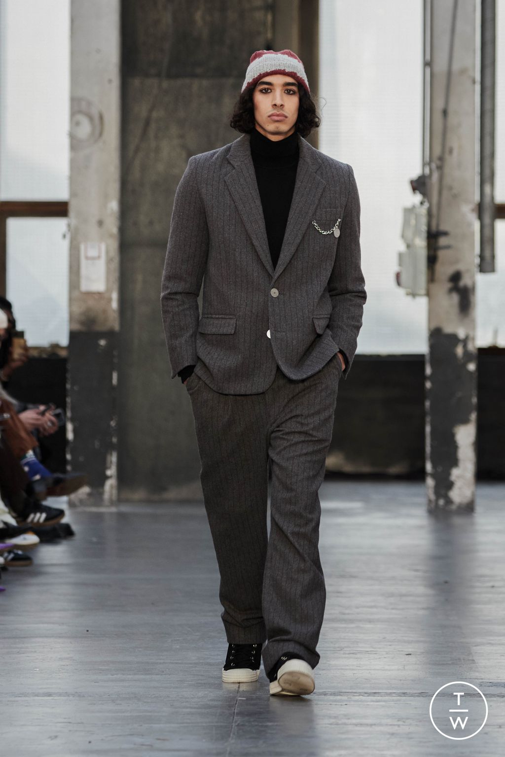Fashion Week Paris Fall/Winter 2023 look 22 from the Gunther collection menswear