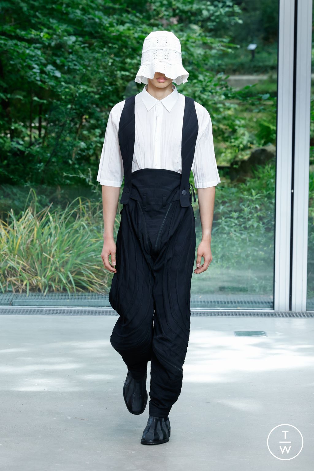Fashion Week Paris Spring/Summer 2026 look 13 from the IM MEN collection 男装
