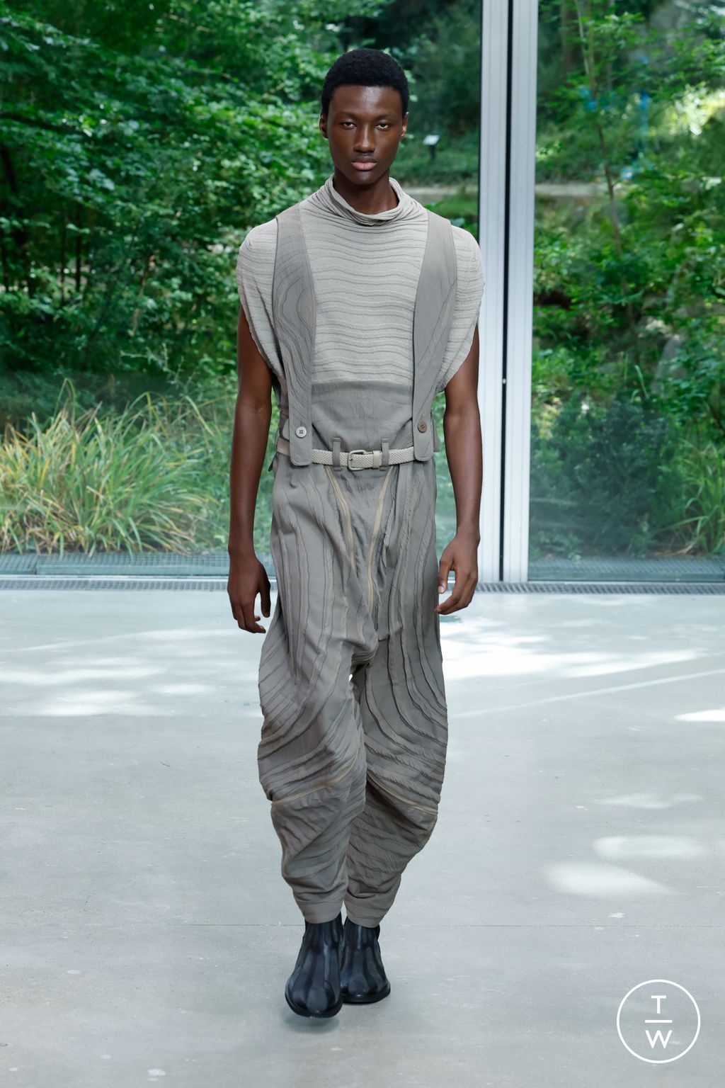 Fashion Week Paris Spring/Summer 2026 look 19 from the IM MEN collection menswear