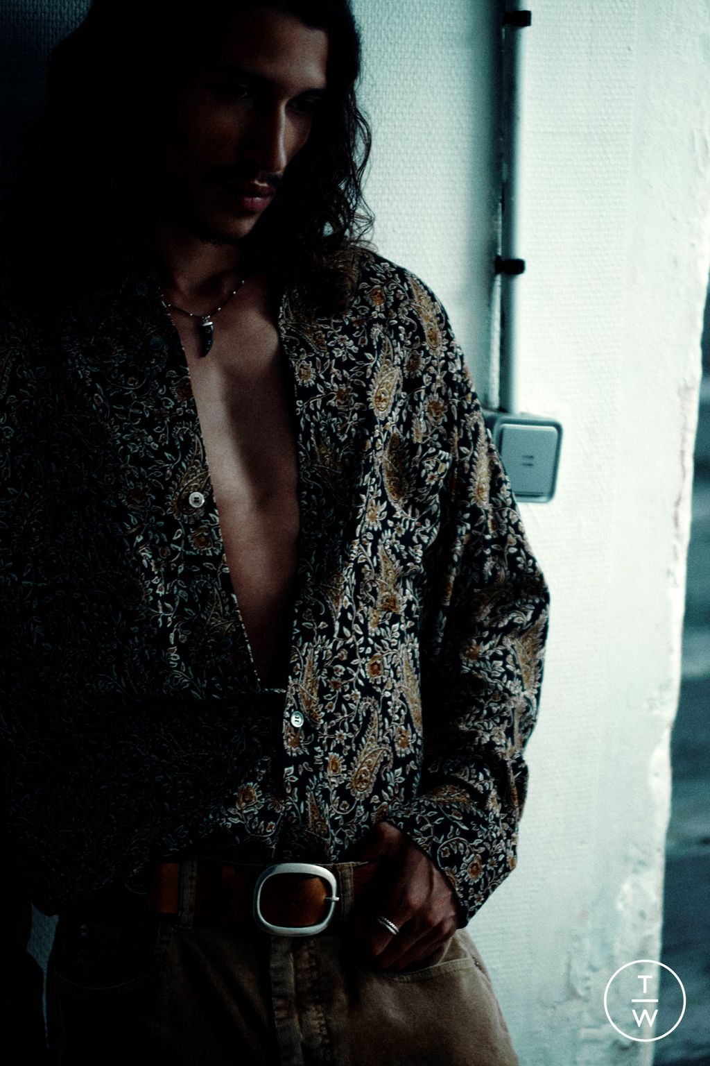 Fashion Week Paris Spring/Summer 2025 look 23 from the Isabel Marant collection 男装