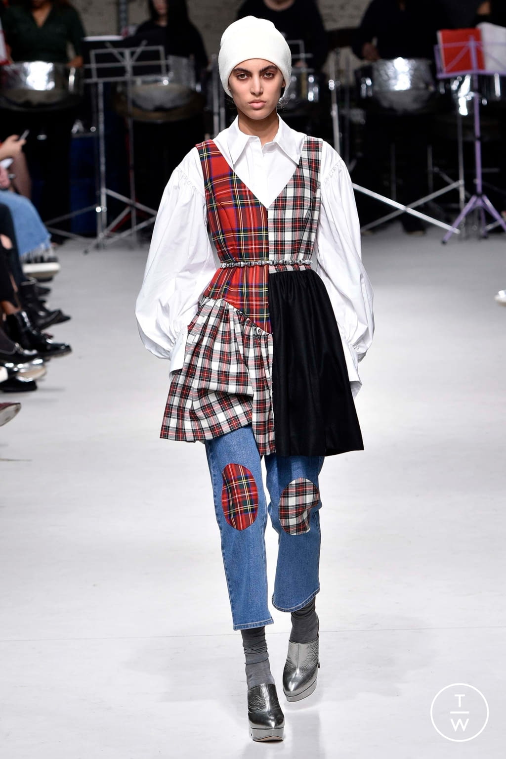Fashion Week London Fall/Winter 2018 look 7 from the Isa Arfen collection womenswear