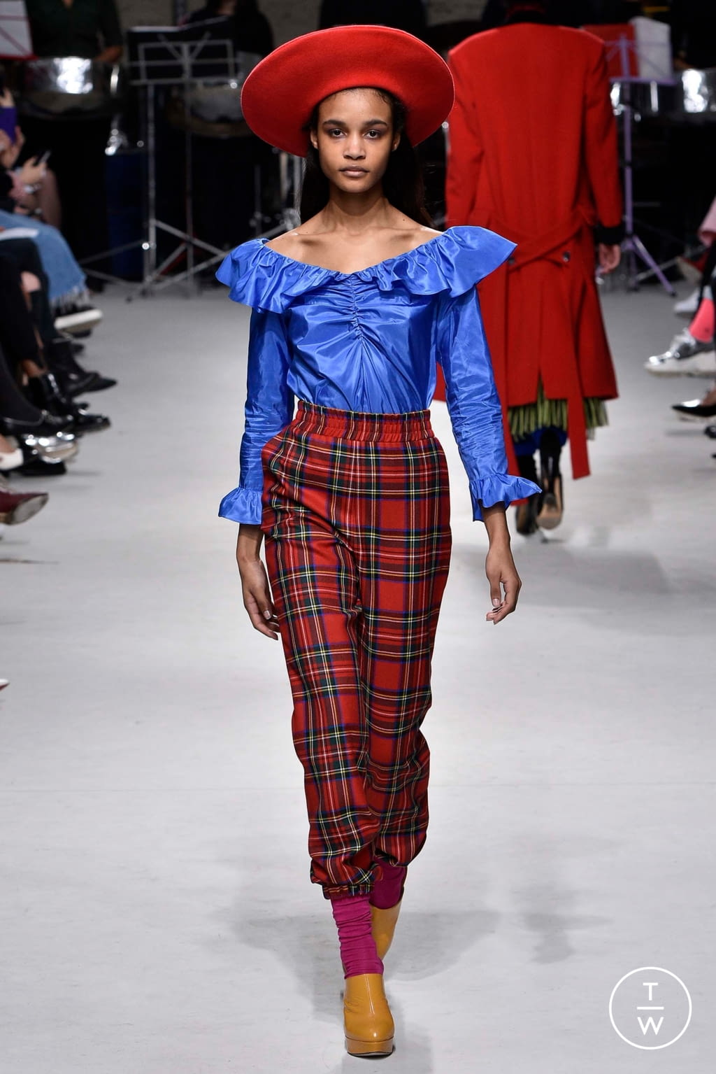 Fashion Week London Fall/Winter 2018 look 12 from the Isa Arfen collection womenswear