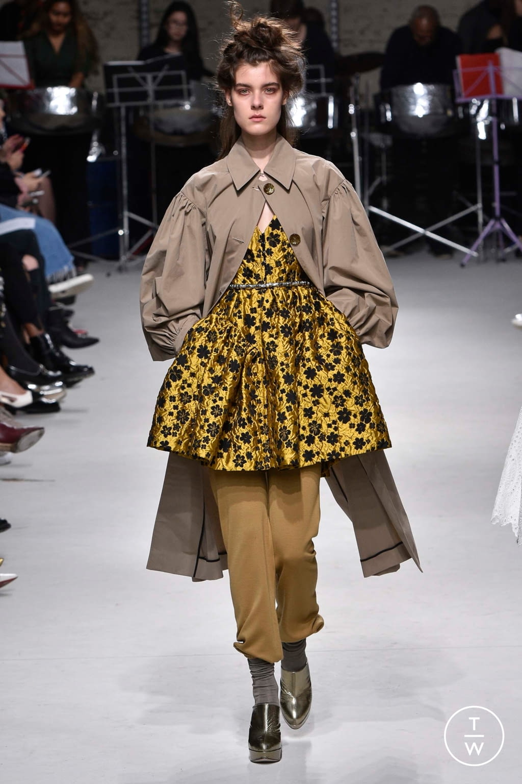 Fashion Week London Fall/Winter 2018 look 17 from the Isa Arfen collection womenswear