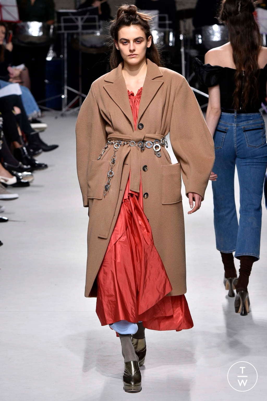 Fashion Week London Fall/Winter 2018 look 30 from the Isa Arfen collection womenswear