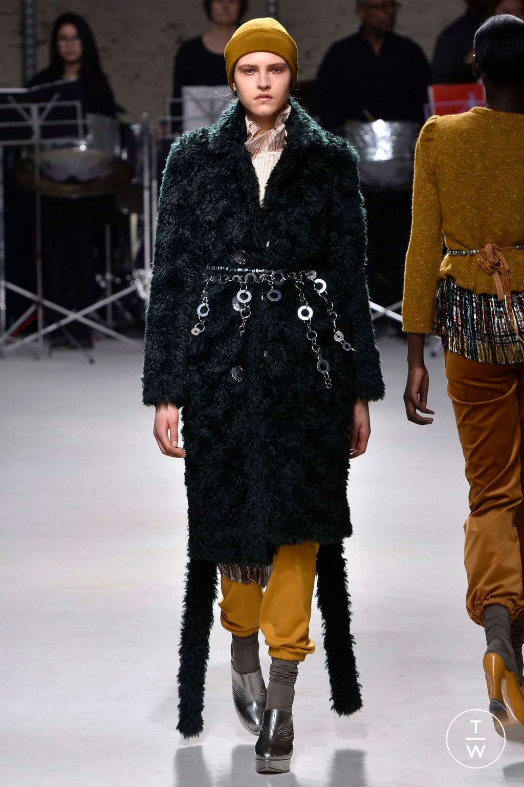 Fashion Week London Fall/Winter 2018 look 32 from the Isa Arfen collection womenswear