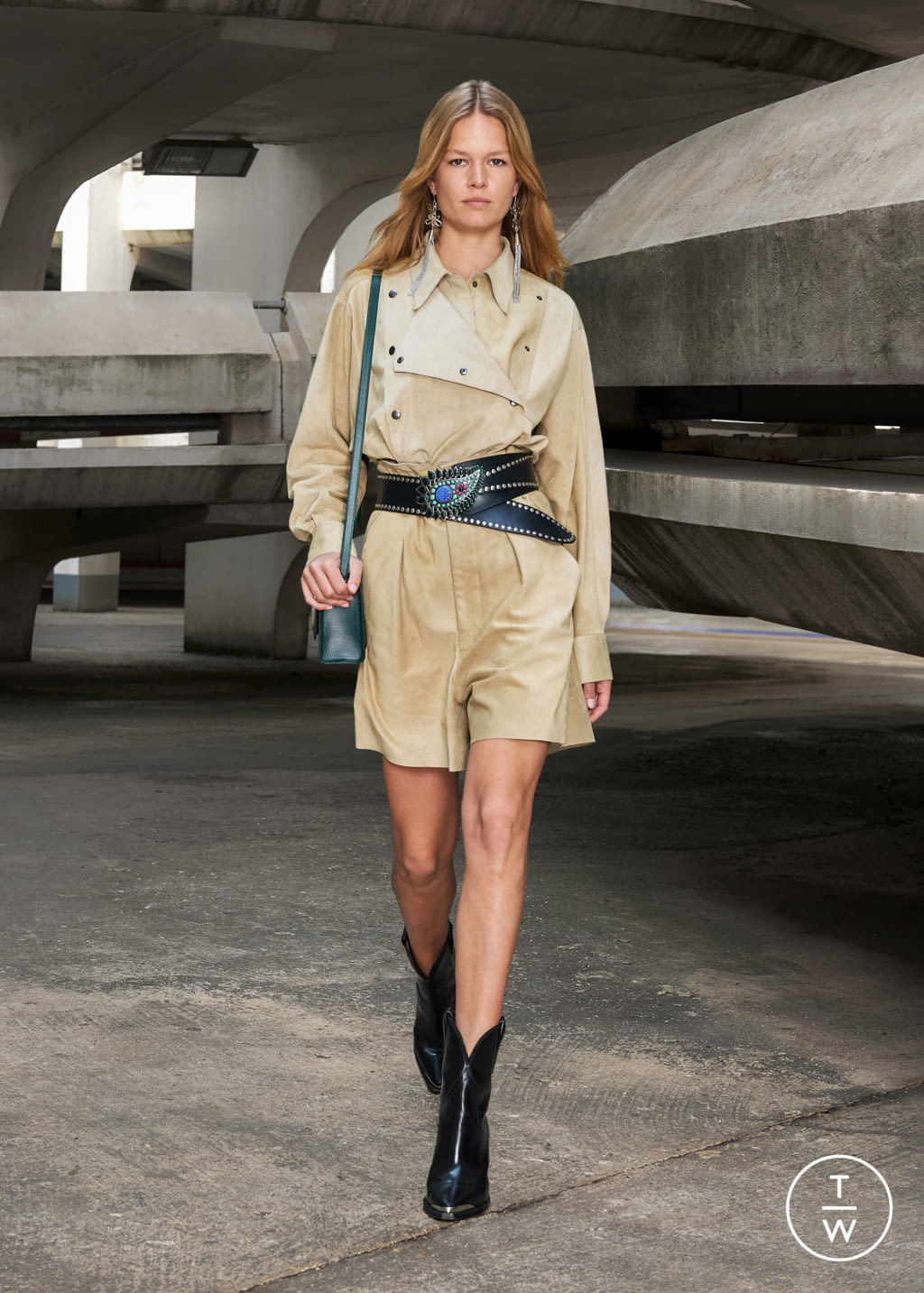 Fashion Week Paris Fall/Winter 2021 look 33 from the Isabel Marant collection 女装