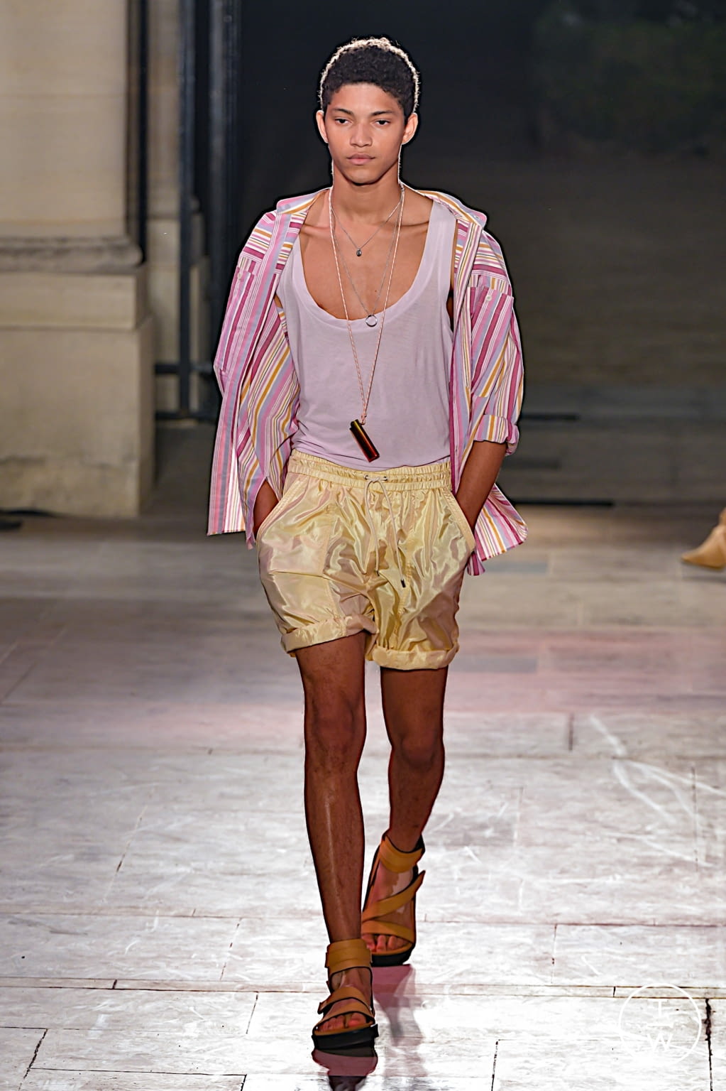Fashion Week Paris Spring/Summer 2022 look 16 from the Isabel Marant collection 女装