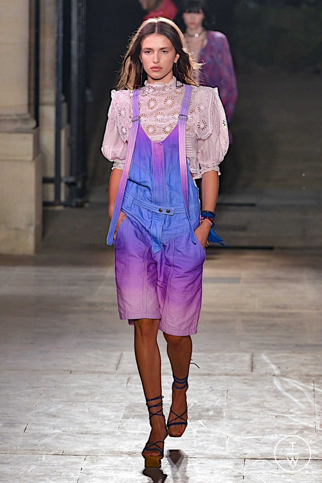 Fashion Week Paris Spring/Summer 2022 look 23 from the Isabel Marant collection 女装