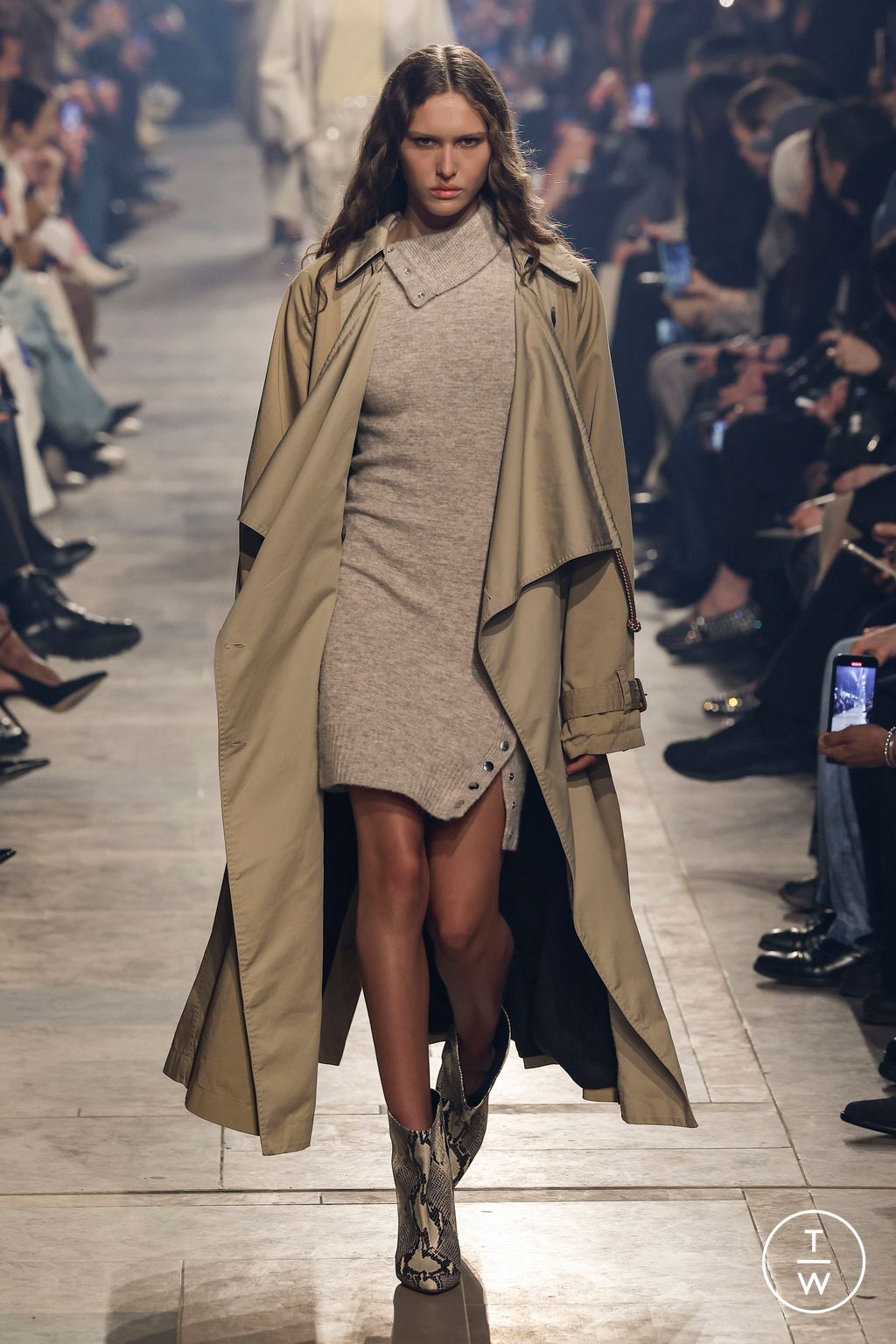Fashion Week Paris Fall/Winter 2023 look 1 de la collection Isabel Marant womenswear