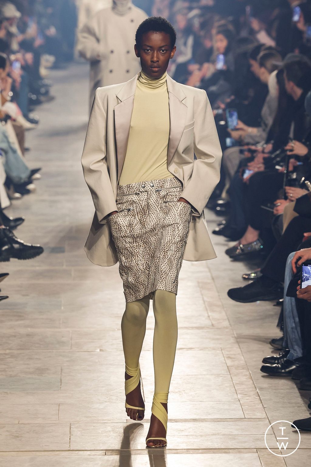 Fashion Week Paris Fall/Winter 2023 look 2 de la collection Isabel Marant womenswear