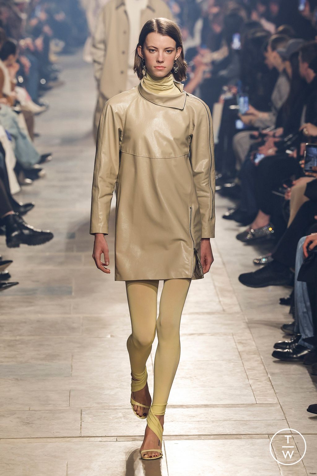 Fashion Week Paris Fall/Winter 2023 look 4 de la collection Isabel Marant womenswear